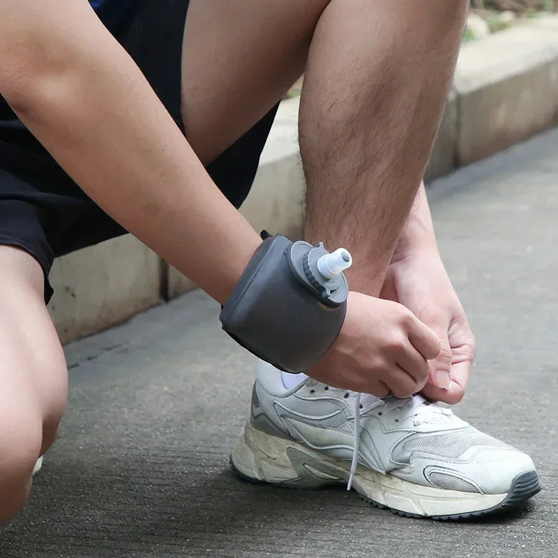 HydraBand™ – The Wearable Water Bottle for Active Lifestyles 🏃♂️